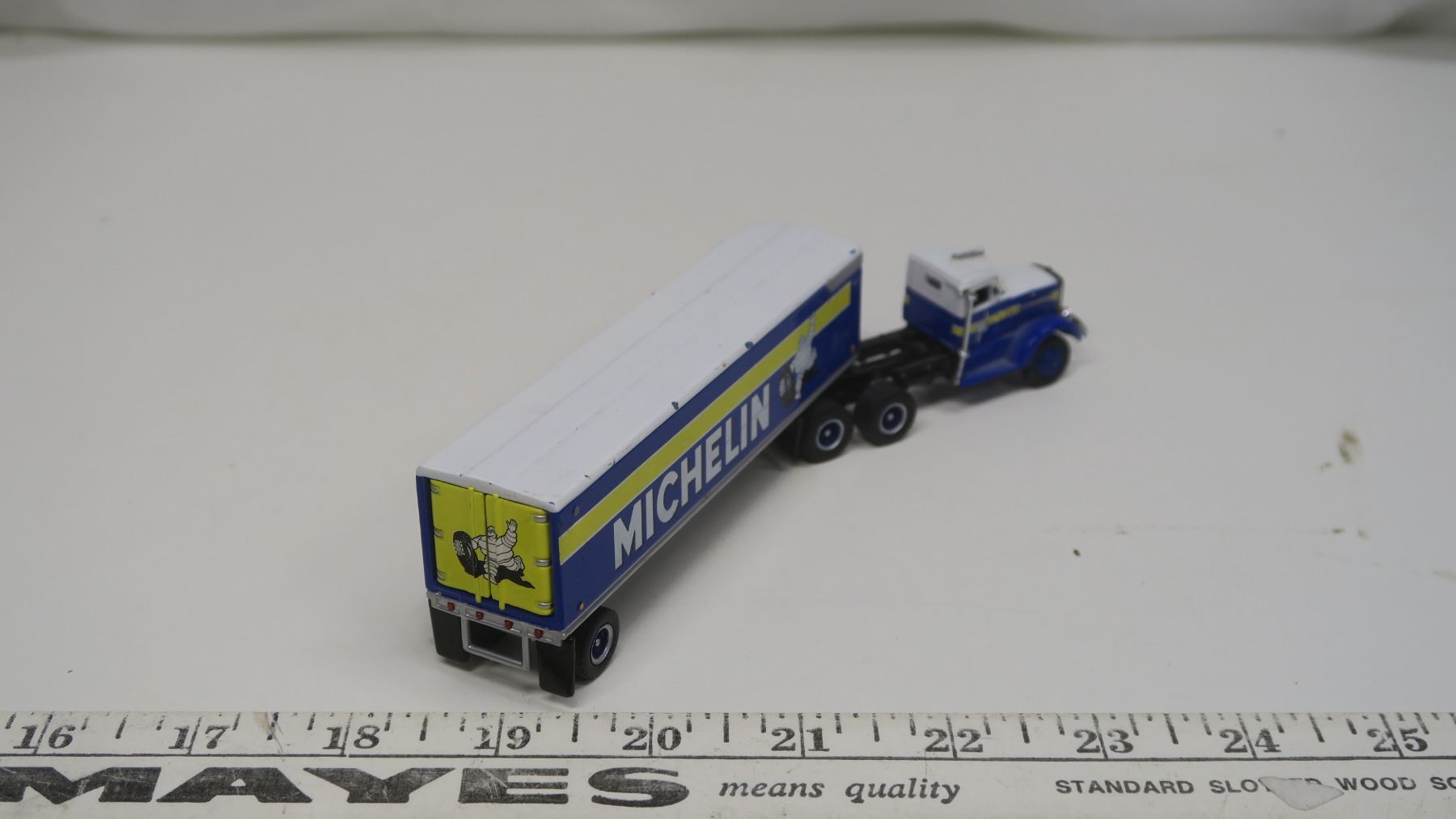 Matchbox Trailer Dhl Ford Aeromax Cy-115 1:87 | Meses sin interés Matchbox Trailer Dhl Ford Aeromax Cy-115 1:87 | Meses sin interés