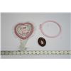 Image 5 : 14 Vintage Hand Stitched Items + Pin Cushion Jar + Hoop