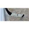 Image 5 : Mission (Toxic) RH Comp Hockey Stick - Flex 85 - Stick length of 4FT 8" H - Blade 11" W