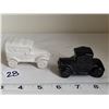 Image 4 : Ceramic salt & pepper shakers for the car lover.