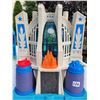 Image 4 : Fisher-Price Superman Daily Planet & Super friends Hall of Justice.