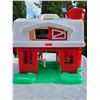 Image 3 : 2 Fisher-Price Little People Farm Barns