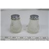 Image 4 : Vintage Salt & Pepper Shakers Set
