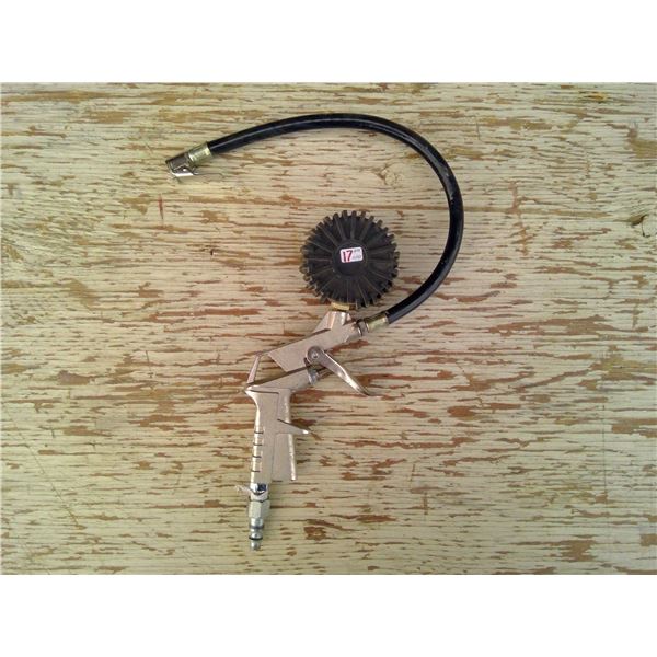 Air nozzle & tire gauge