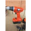 Image 2 : 2- black & decker drills with charger