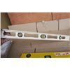 Image 5 : 2- levels - yellw laser level & white 24" level.