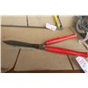 Image 2 : yellow buck saw & prune shears