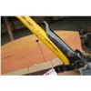 Image 7 : yellow buck saw & prune shears