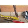 Image 9 : yellow buck saw & prune shears
