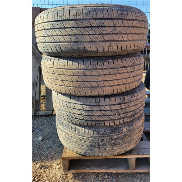Set of 4 - Kumho Solus KL21 225/65R/17 tires