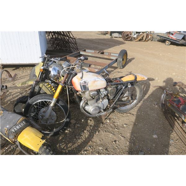 Honda 350 with missing seat