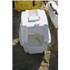 Image 1 : Enclosed cat litter box with scoop