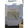 Image 2 : Enclosed cat litter box with scoop