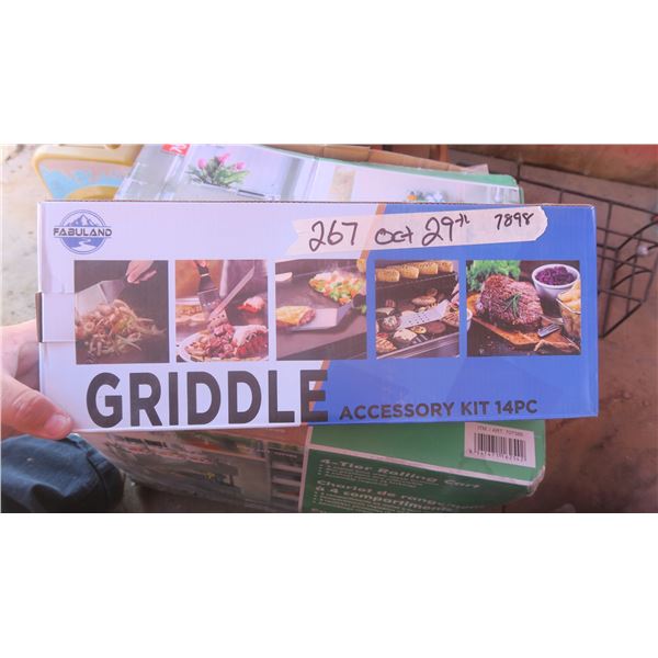 Fabuland 14 pc griddle accessory kit