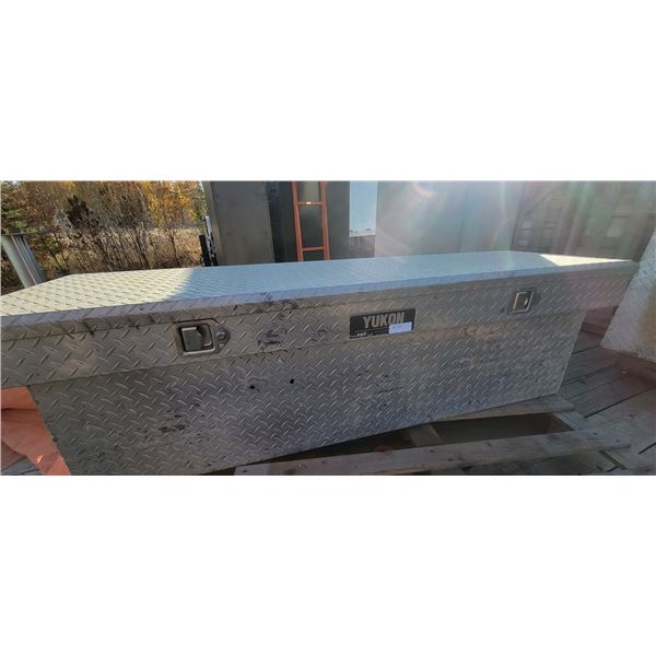 Checker Plate Box 70" x 21.5" x 18.5"