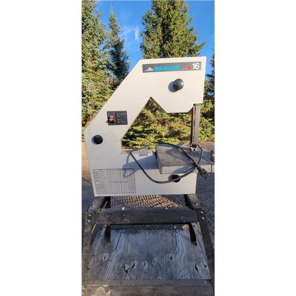 Band Saw - 16" Beaver Made in Canada w 3 Blades