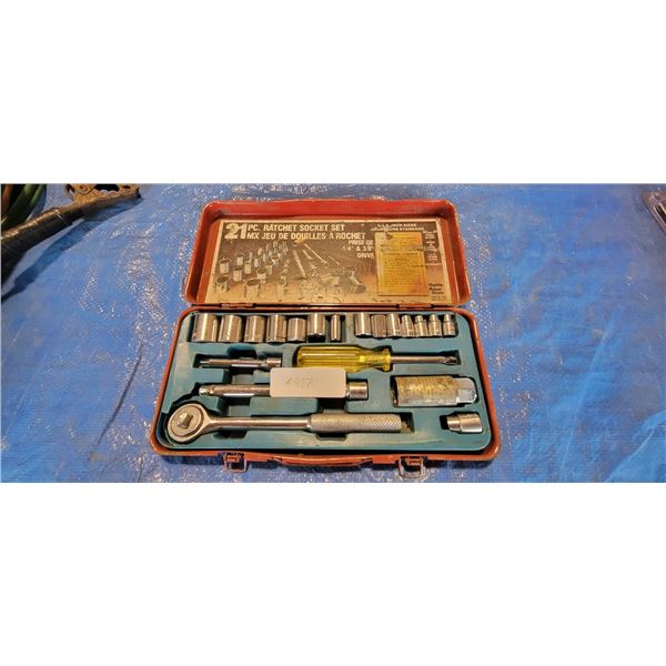 Socket Set 1/4" + 3/8" Drive