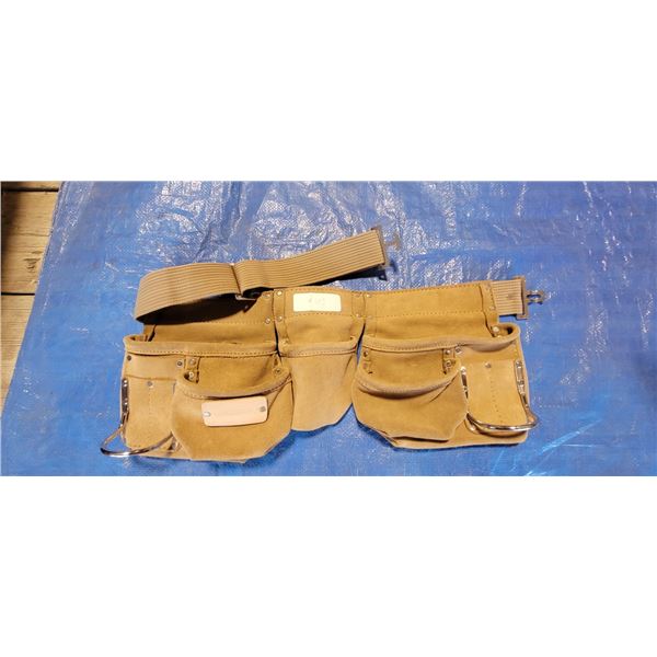 Carpenter's Leather Pouch Mastercraft