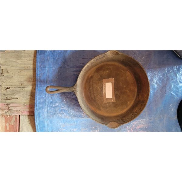 Cast iron Frying Pan 11" Brockville, ON