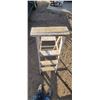 Image 1 : Ladder - Wooden 44"