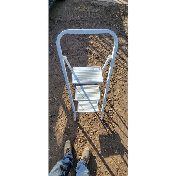 Ladder - White 42"