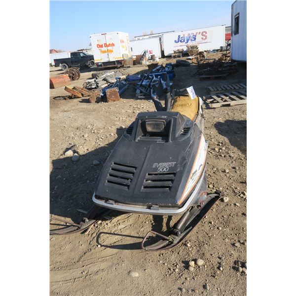 Everest 500 snowmobile