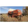 Image 7 : *OFFSITE* IH 914 Pull Type Combine w/ Co-op Pick-up 11ft. - Sold As Is