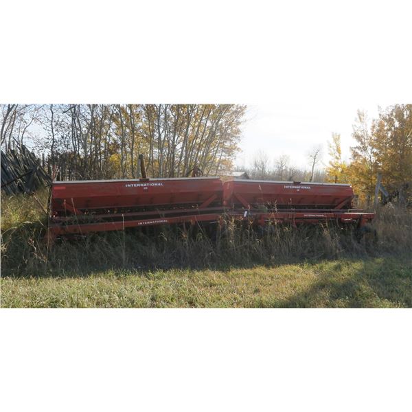 *OFFSITE* Two IH 620 Drills 12ft. Each - Has Damaged Tires - Sold As Is