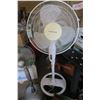 Image 1 : White adjustable hight fan
