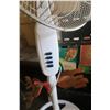 Image 3 : White adjustable hight fan