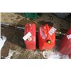 Image 1 : 2 - larger gas cans