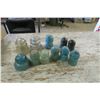 Image 1 : box of 11 vintage glass insulators