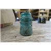 Image 9 : box of 11 vintage glass insulators