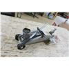 Image 7 : silver 2 ton floor jack