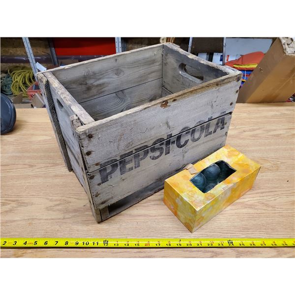 Pepsi-Cola wood crate + 7 green insulators