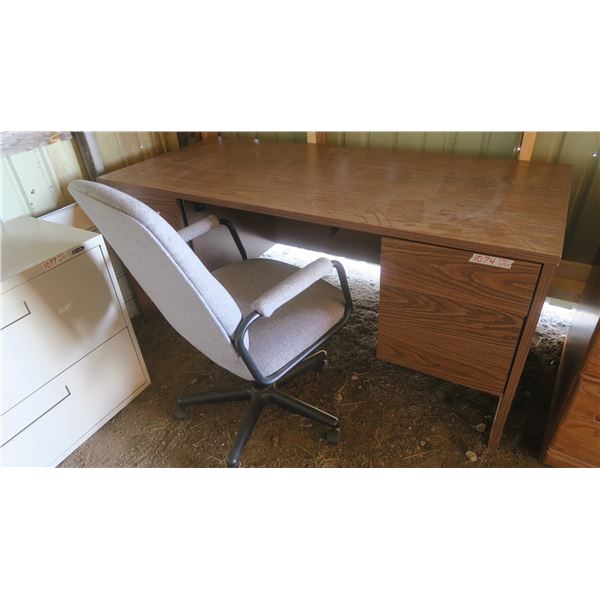 Brown 66 2/4'' x 30" x 29" Computer desk & office chair (4 drawers)