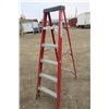 Image 2 : 6 ft red fiberglass folding ladder