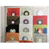 Image 3 : Lot of Vintage 45RPM Vinyl Records (The Beatles, Johnny Cash, Lionel Richie, etc) 25 CNT
