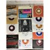 Image 3 : Lot of Vintage 45RPM Vinyl Records (Frank Sinatra, B.B. King, Buddy Holly, etc) 25 CNT