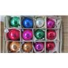 Image 2 : 2 boxes of Christmas ornaments - Antique
