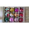 Image 3 : 2 boxes of Christmas ornaments - Antique