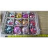 Image 6 : 2 boxes of Christmas ornaments - Antique