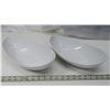 Image 1 : 2 oval white serving bowls (oven safe)