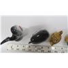 Image 3 : Vintage Rooster/Hen pair and Whale pair Salt & Pepper Shakers