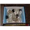 Image 2 : box of glass stoppers