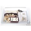 Image 1 : Tray lot of vintage and collectible jewellery including sterling silver earrings, rings, freshwater 