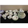 Image 1 : Selection of Royal Doulton "Glamis Thistle" dinner ware including nine dinnner plates, five 9" plate