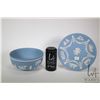 Image 1 : Two pieces of Wedgwood Jasperware including 8" center bowl and a 9" plate