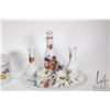 Image 2 : Selection of Royal Worcester Evesham Gold fine porcelain including large sugar shaker, two matching 