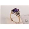 Image 2 : 14kt yellow gold and white gold setting, amethyst gemstone and diamond ring. Set with 2.75ct emerald